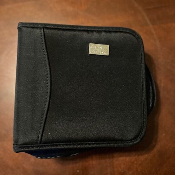 Black Zippered Travel essential oil Organizer With Multiple Pockets aroma ready - Picture 10 of 10
